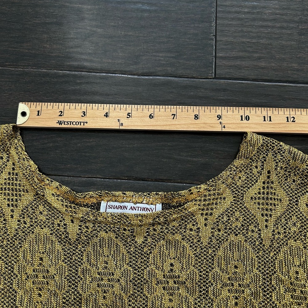 Gold Patterned Fringe Top - Picture 14 of 14